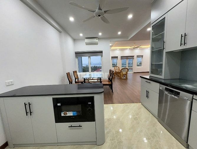 Chính chủ cho thuê biệt thự 5 tầng,Thang Máy  tại: Âu Cơ,Tây Hồ 55tr