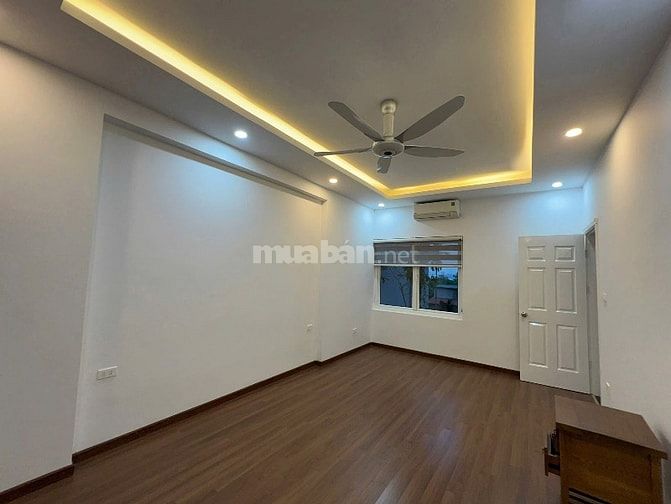 Chính chủ cho thuê biệt thự 5 tầng,Thang Máy  tại: Âu Cơ,Tây Hồ 55tr