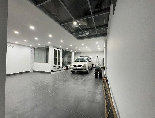 Chính chủ cho thuê biệt thự 5 tầng,Thang Máy  tại: Âu Cơ,Tây Hồ 55tr