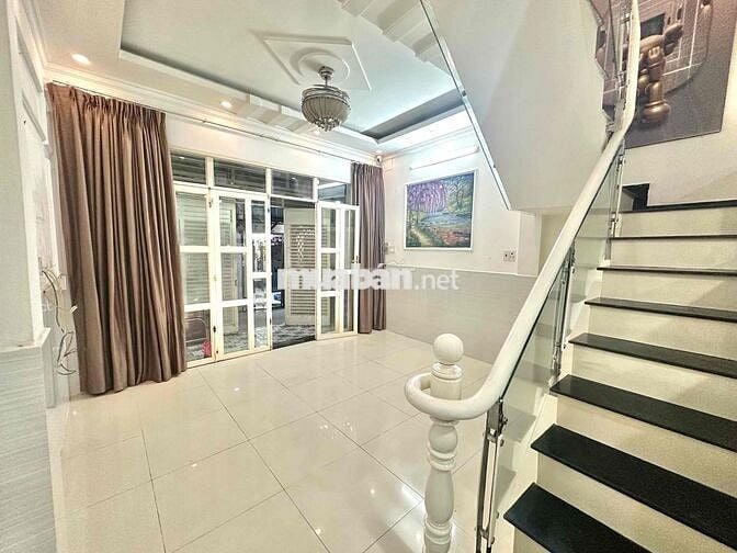 Cho thuê Nhà mới có Nội Thất Ba Đình P8 Quận 8