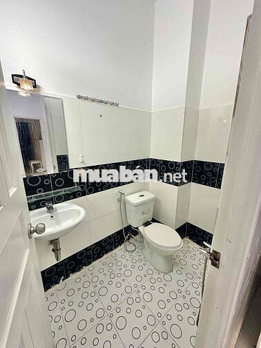 Cho thuê Nhà mới có Nội Thất Ba Đình P8 Quận 8
