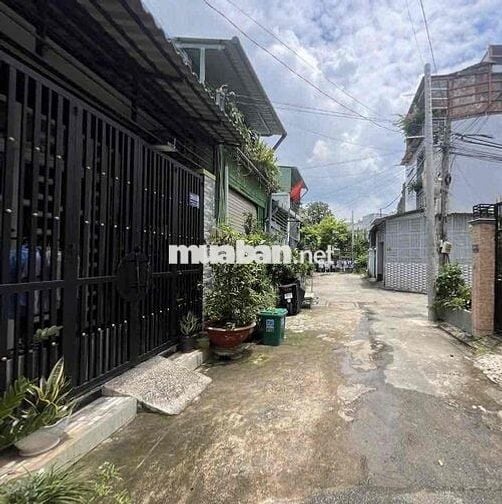 NHÀ MỚI XÂY SẠCH SẼ CHƯA AI Ở ĐẦU THÁNG 6 NHẬN NHÀ 2 LẦU 2PN 3WC Ở +VP
