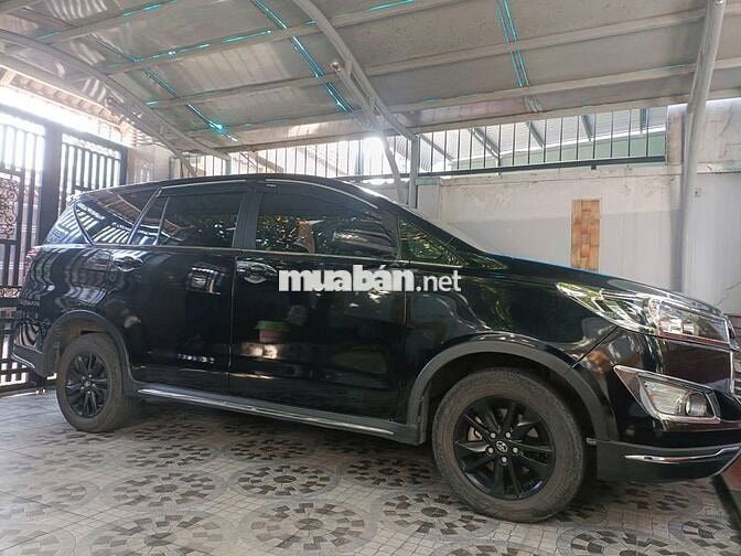 Toyota Innova Venture 2018 Đen 33505 km