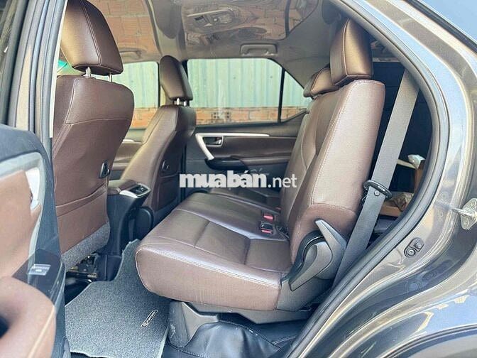 Toyota Fortuner 2.7 V Xám
