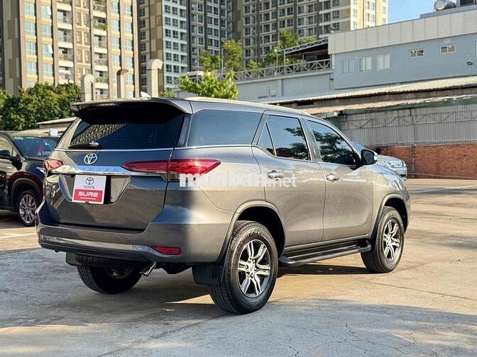 Toyota Fortuner 2.7 V Xám