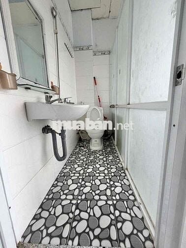 Phòng ban công giá rẻ có đủ nội thất gần CVPM Quang Trung
