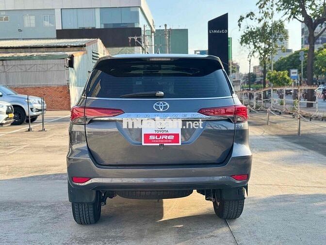 Toyota Fortuner 2.7 V Xám