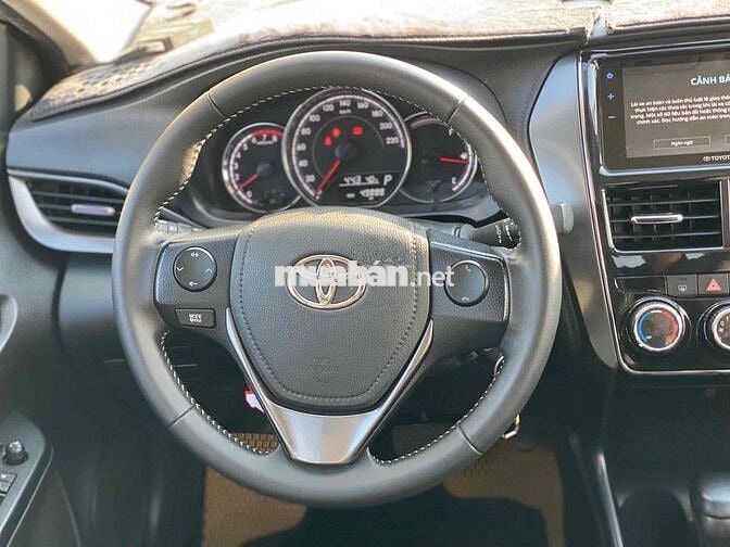 Toyota Vios E CVT 49700 km Vàng cát