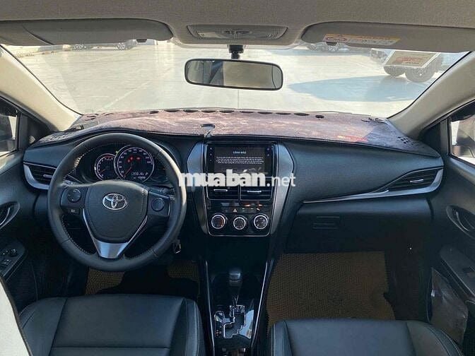 Toyota Vios E CVT 49700 km Vàng cát