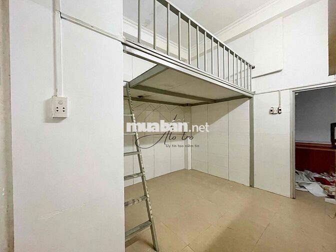 Phòng trọ gác giá rẻ có máy lạnh gần NTTU, CĐ Điện Lực,..