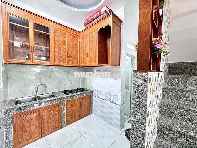 nhà mặt tiền hẻm TTH20 full nội thất 2 lầu 3pn giá 2ty090