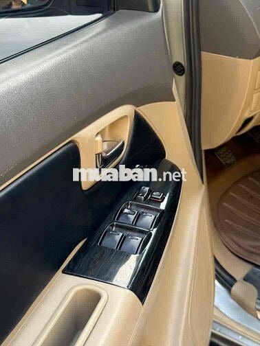 Toyota Fortuner 2014 Bạc