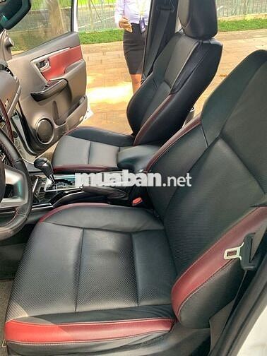 Toyota Legender 2.8 AT 2022 Trắng