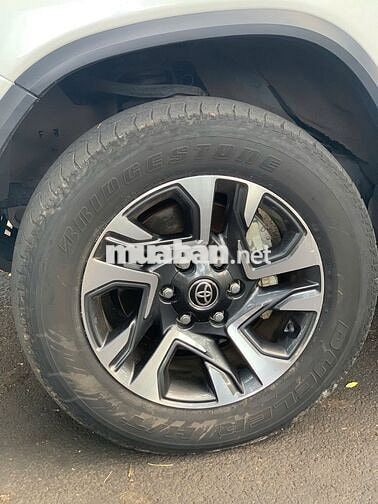 Toyota Legender 2.8 AT 2022 Trắng