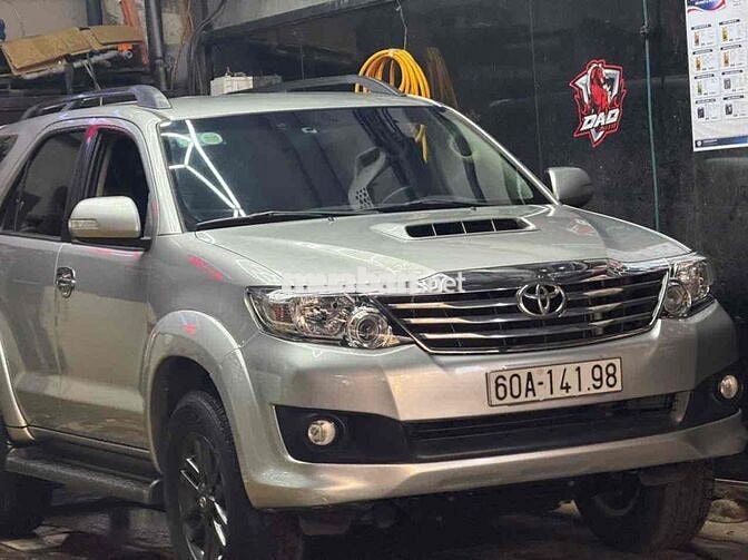 Toyota Fortuner 2014 Bạc
