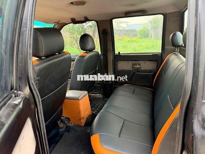 Isuzu JRD Hilander Đen 5 chỗ