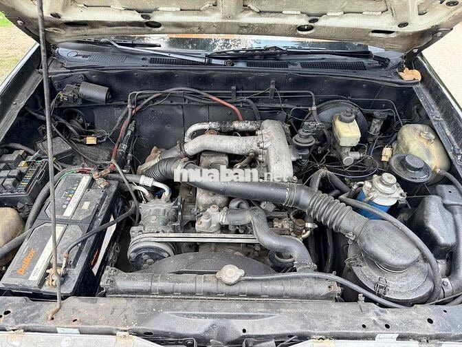 Isuzu JRD Hilander Đen 5 chỗ