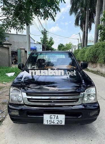 Isuzu JRD Hilander Đen 5 chỗ