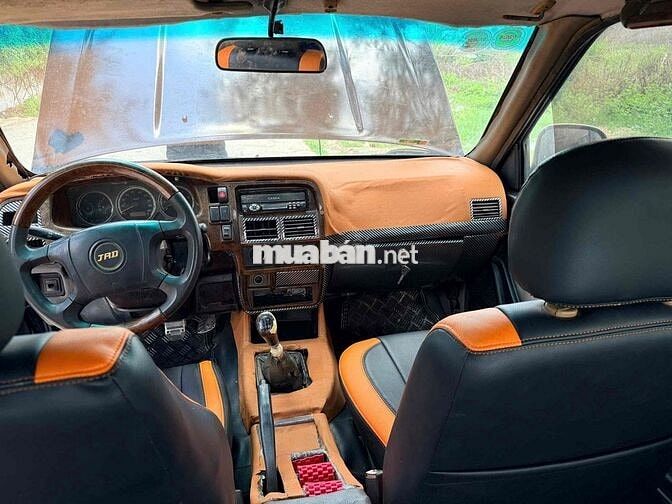 Isuzu JRD Hilander Đen 5 chỗ