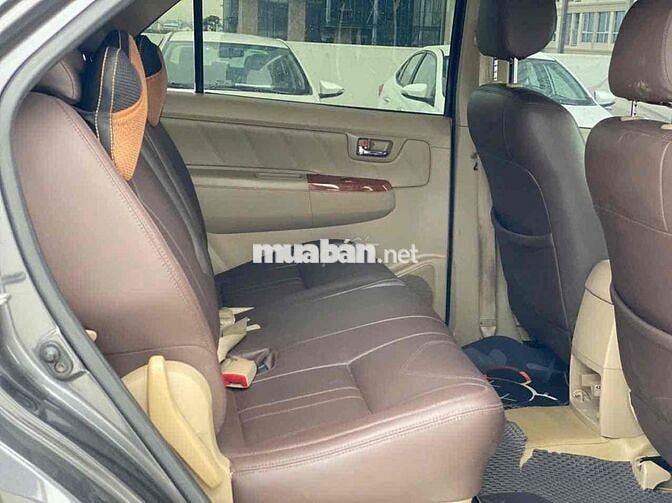 Toyota Fortuner 2009 2.7V Xám
