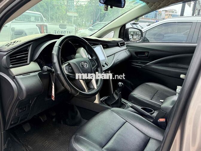 Toyota Innova 2022 2.0E - màu Đồng - Xe Tại Hãng