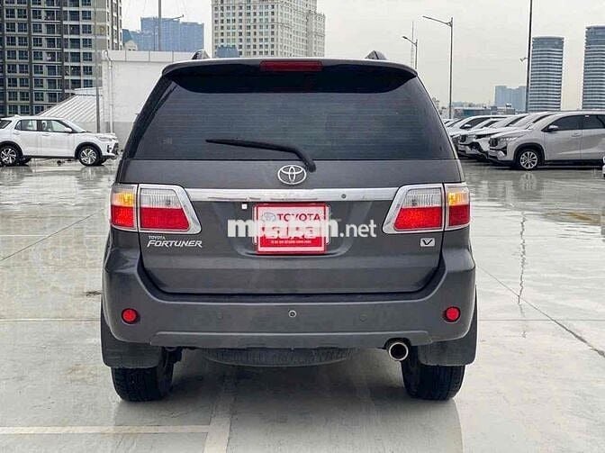 Toyota Fortuner 2009 2.7V Xám