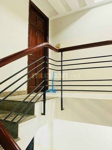 Bán mặt tiền đường Cao Thắng Q10 1T3L có HĐT 40tr/tháng