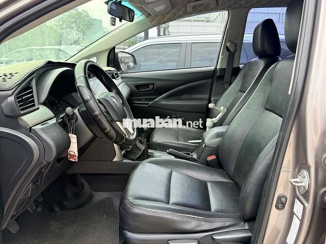 Toyota Innova 2022 2.0E - màu Đồng - Xe Tại Hãng