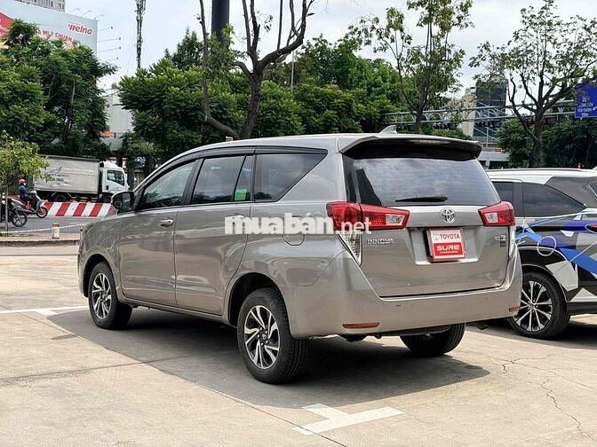 Toyota Innova 2022 2.0E - màu Đồng - Xe Tại Hãng