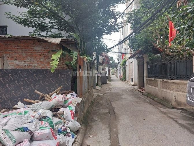 Bán đất tại Tổ 12 Thạch Bàn Long Biên 130m2 , sổ đỏ chính chủ miễn TG