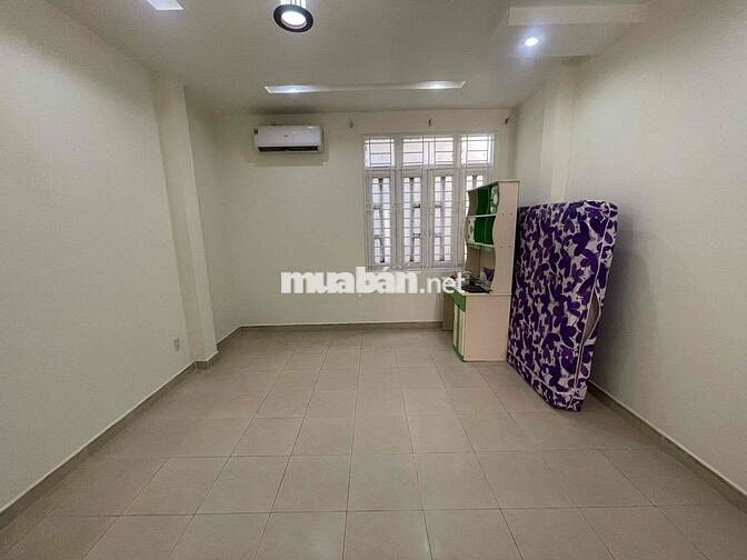 Phòng Mới Cần Cho Thuê - Cửa Sổ Trời , Phòng Rộng Thoáng mát