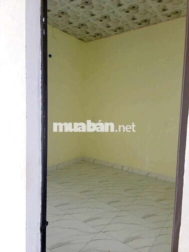 NHÀ CẤP 4 ĐƯỜNG BÙI TRANG CHƯỚC TRỐNG SUỐT
