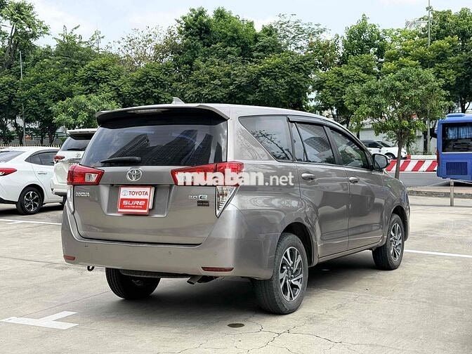 Toyota Innova 2022 2.0E - màu Đồng - Xe Tại Hãng