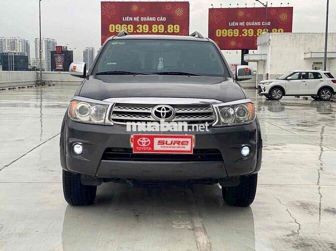 Toyota Fortuner 2009 2.7V Xám