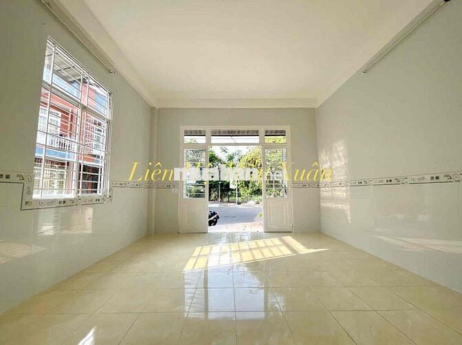 Cho Thuê Nhà Góc 1 Trệt 1 Lầu Lộ Xe Ô Tô Gần Bến Xe Cần Thơ ~ 3km
