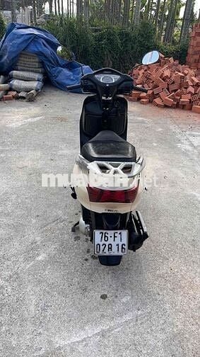 Honda Lead màu Vàng kem
