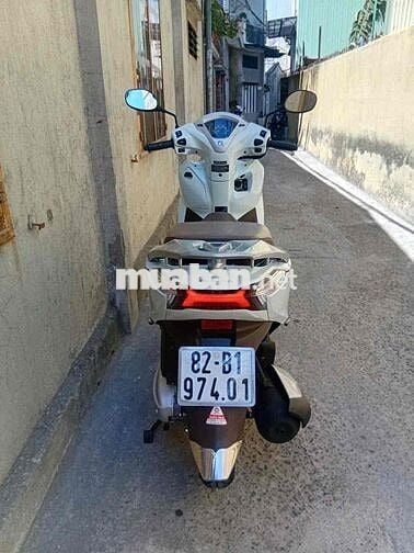 Cần bán Lead 2021 cực kì mới biển 82 đèn 2 tầng