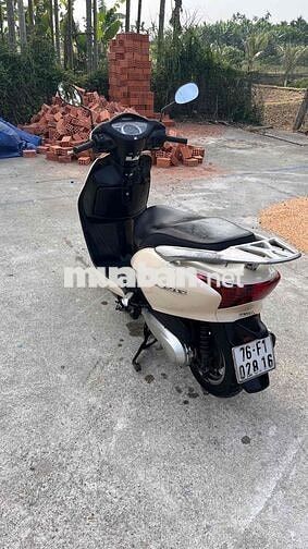 Honda Lead màu Vàng kem