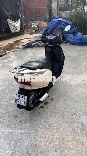 Honda Lead màu Vàng kem