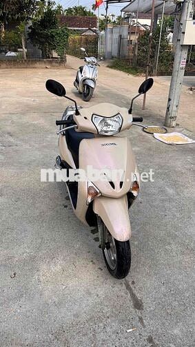 Honda Lead màu Vàng kem