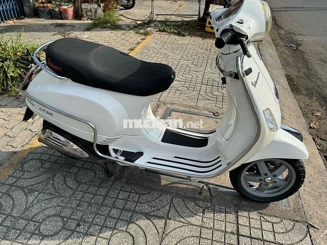 Piaggio Vespa LX 125 Trắng