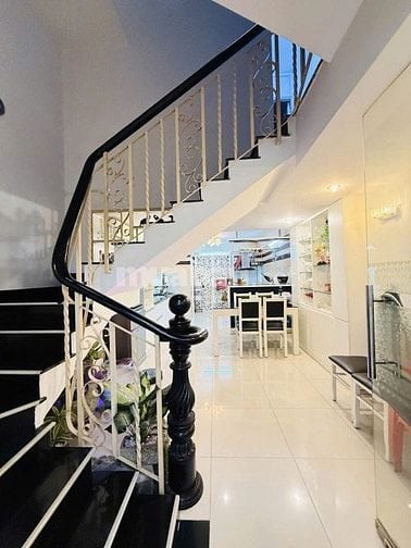 Mặt tiền cư xứ Phú Lâm A trục chính 4x20 5 tầng