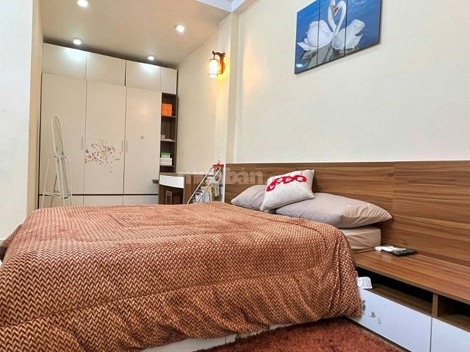 Cho thuê căn hộ tại ngõ 4 Liễu Giai diện tích 80m2 1 ngủ giá 8 triệu 