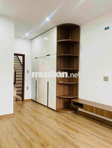 cho thuê nhà 3 tầng ,có. 3pn ,3wc. nội thất đầy đủ.
