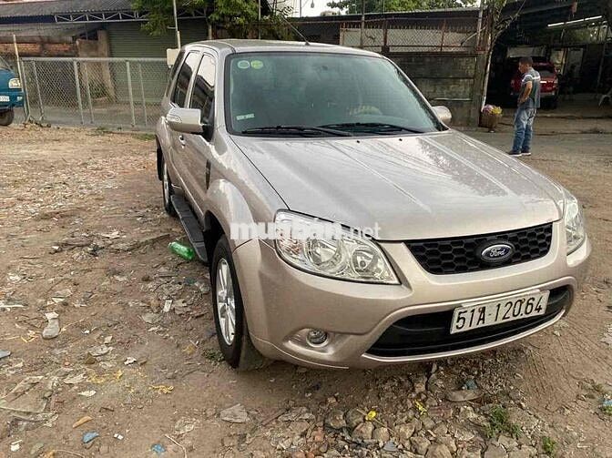 Ford Escape 2010 tu động 2 cầu