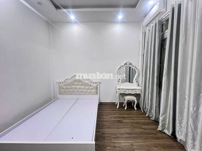 Cho thuê căn hộ khép kín tại Đường Láng, đầy đủ nội thất
