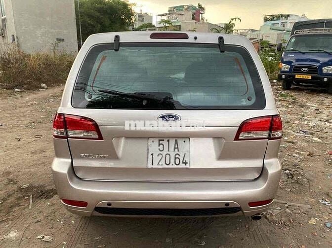 Ford Escape 2010 tu động 2 cầu