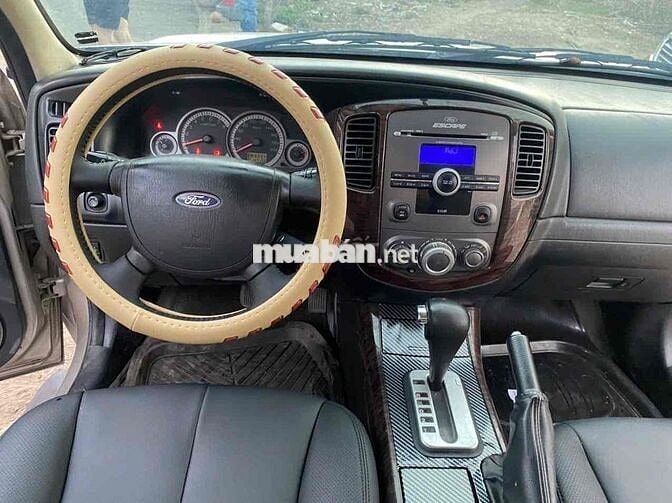Ford Escape 2010 tu động 2 cầu