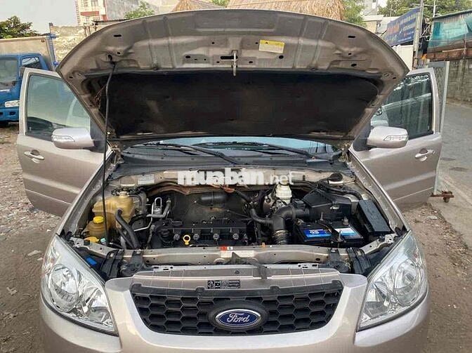 Ford Escape 2010 tu động 2 cầu