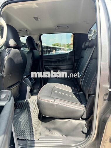 Ford Ranger XLS 4x4 2025 Ghi xám 2.000 km
